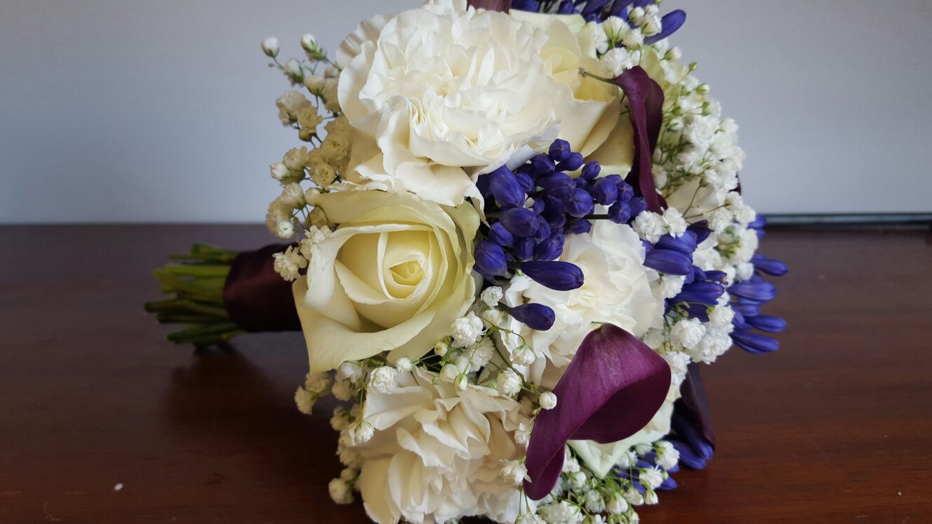 Fresh Flower Bridal Bouquets and Buttonholes - Laceys Event Services